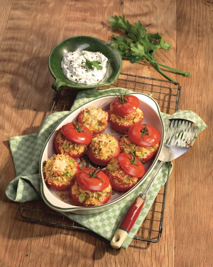 Gratinierte Tomaten mit Couscous-Füllung - BERTOLLI Olivenöl