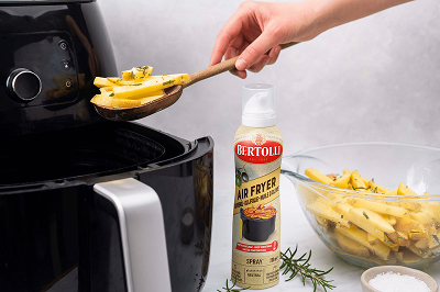 JETZT NEU: Unser Air Fryer Olivenöl Spray. Es eignet sich hervorragend für die Zubereitung von Gerichten in der Heißluftfriteuse. 